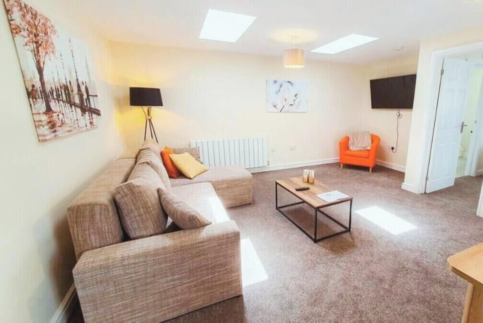 Spacious Living Room with double sofa-bed