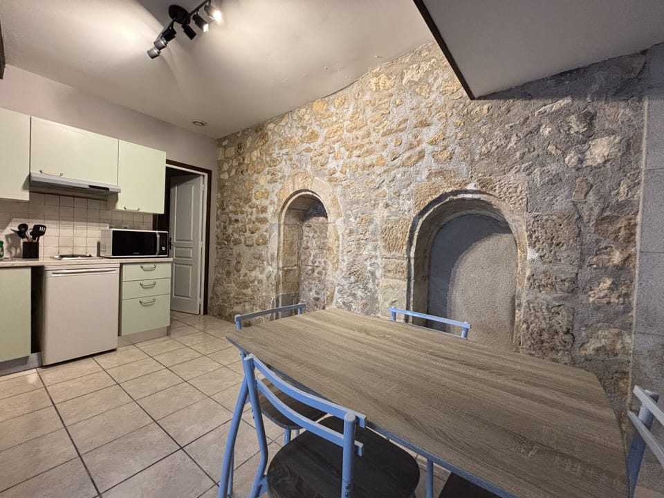 Dining room Kitchen