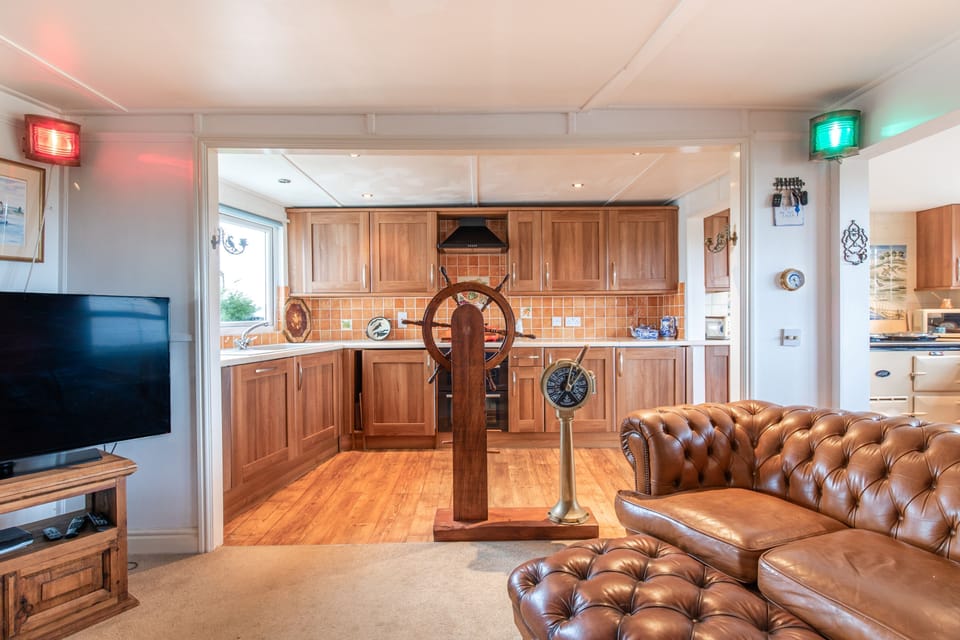 sitting area and kitchen