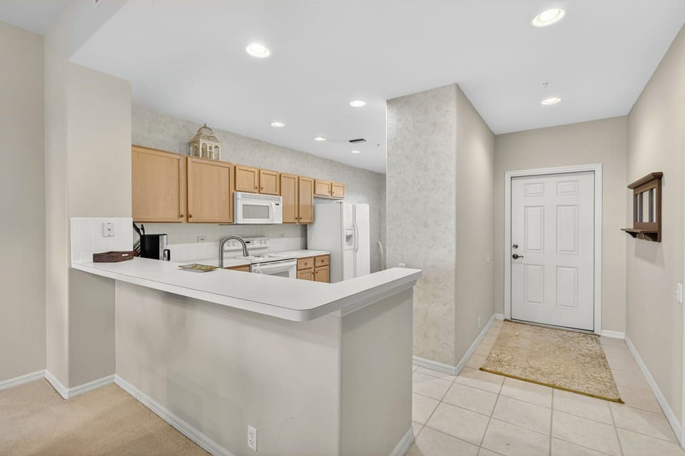 Fully equipped kitchen.