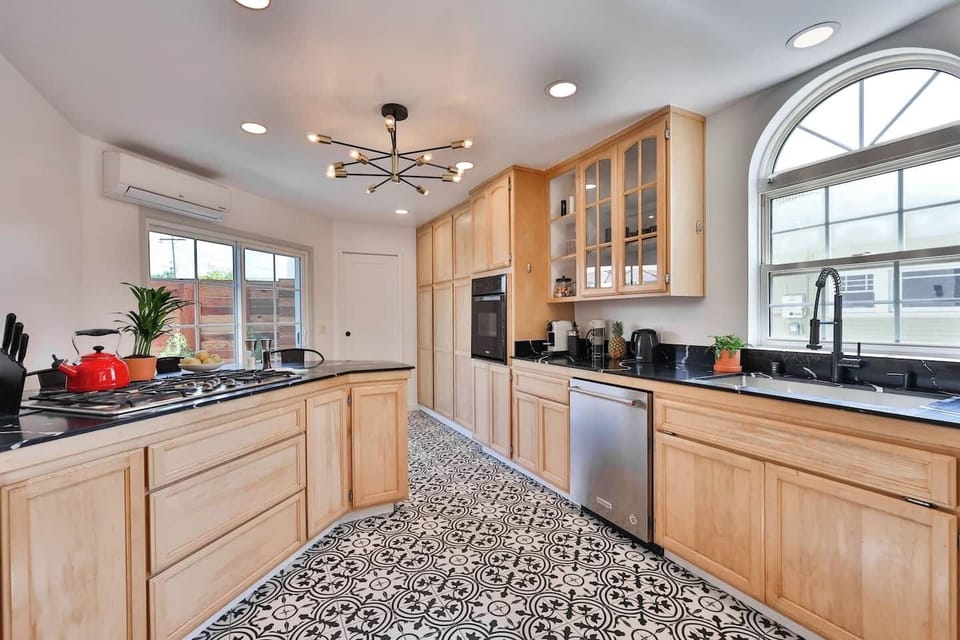 Kitchen equipped with everything you need for at home meals.