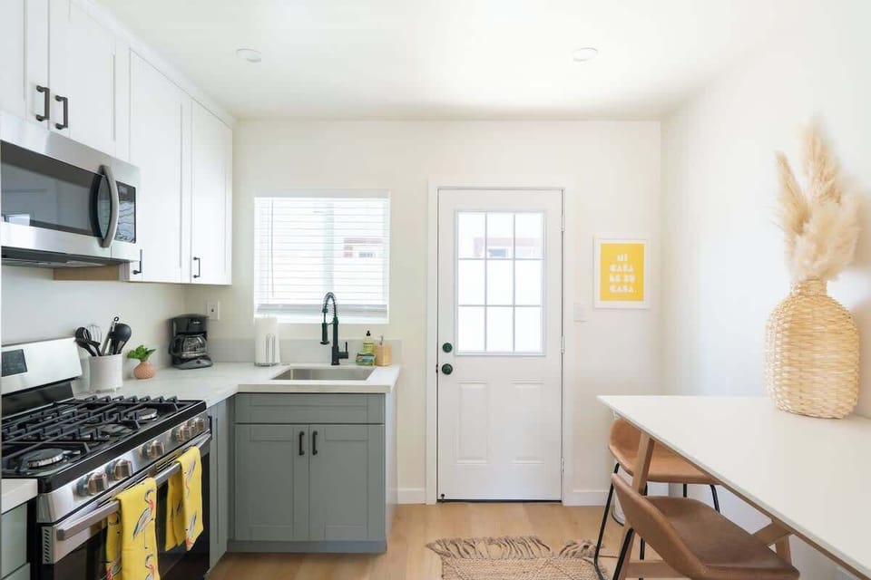 Cook up breakfast, lunch and dinner in the modern kitchen