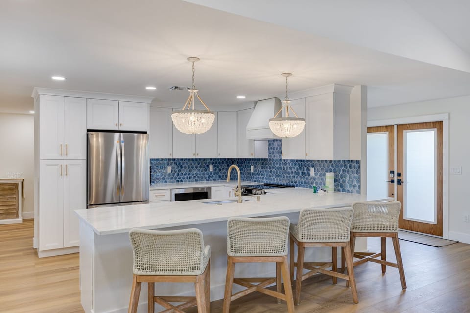 Kitchen with breakfast bar seating