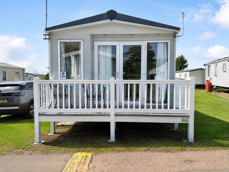 With its patio doors opening to the decking it is the perfect place to realx and enjoy the summer sun. Feel the warmth come through as you sip your morning coffee.