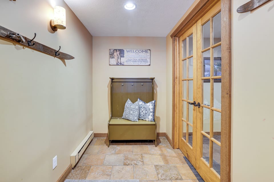 Mudroom | Lower Level