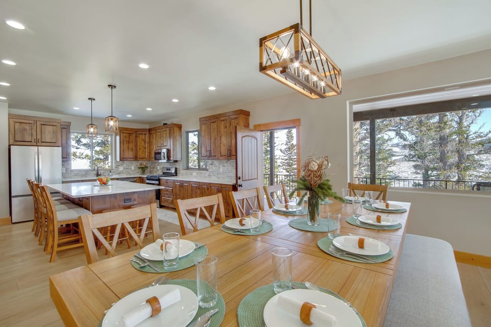 2-Story Home | Smart TVs | Board Games