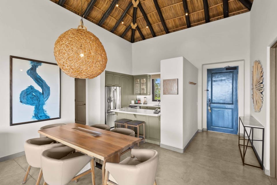 Dining area adjacent to kitchen