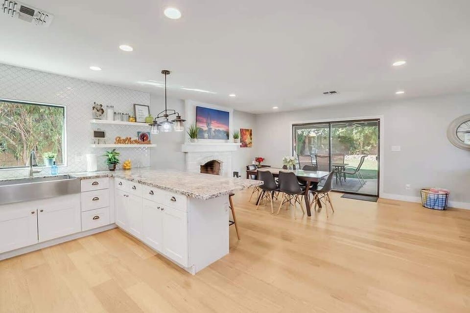 Kitchen Island/Bar