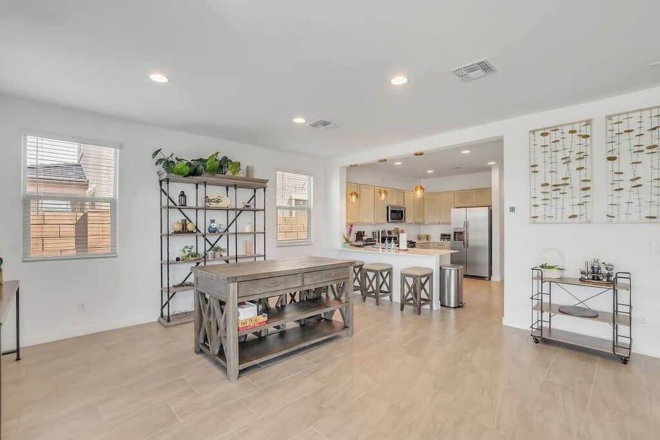 Dining/ Kitchen