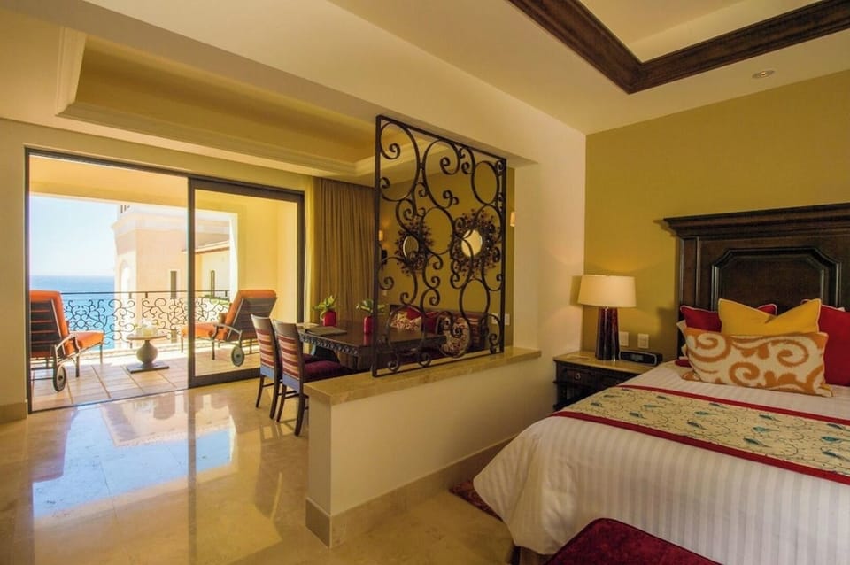 Grand Solmar Lands End Resort - Bedroom