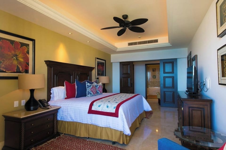 Grand Solmar Lands End Resort - Bedroom