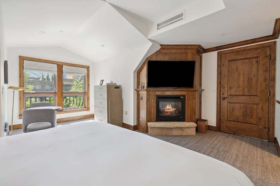 Aspen Mountain Residence - Master Bedroom