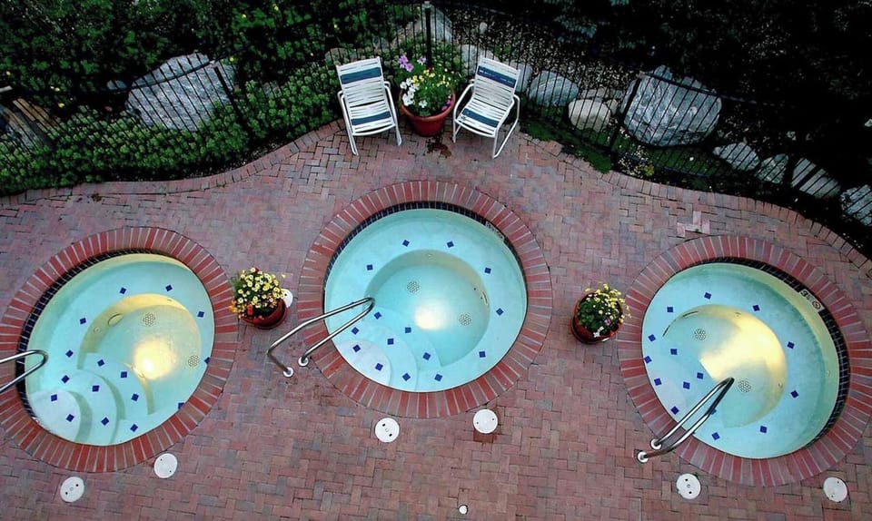 Hyatt Main Street Station Resort - Hot Tubs