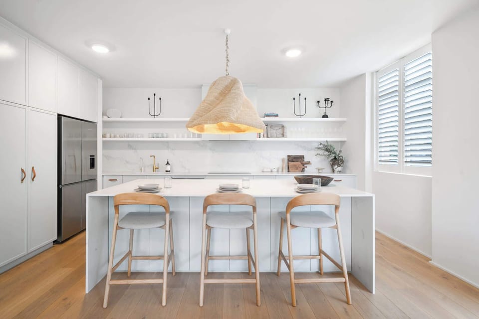 Stunning chef’s kitchen with oversized island, premium SMEG appliances, family-size fridge, dishwasher and Nespresso machine – ideal for home-cooked meals or enjoying takeaway from the many nearby restaurants in Double Bay