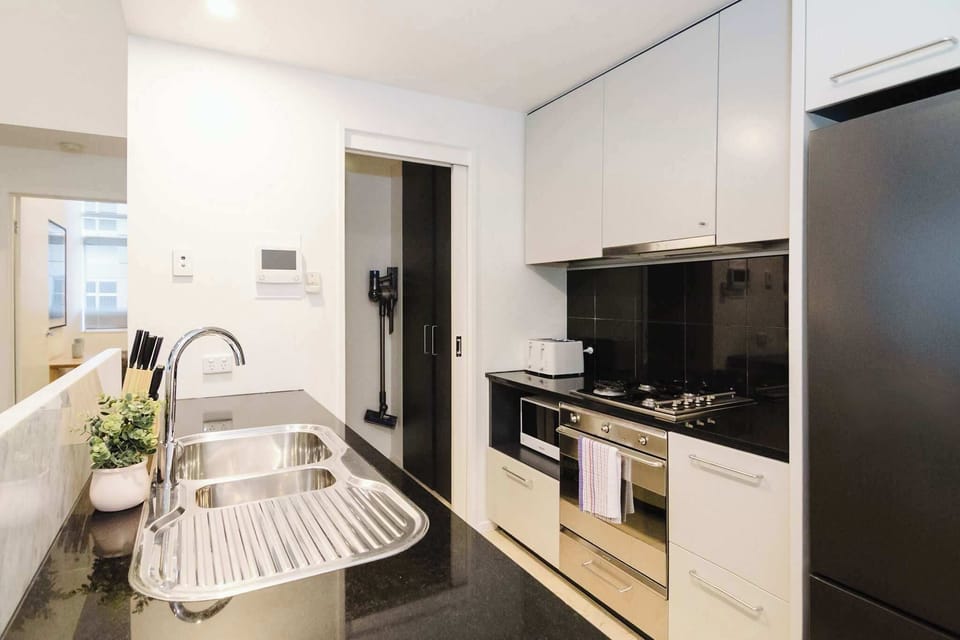 Chefs kitchen with lots of bench space and set up for short or long stays 
