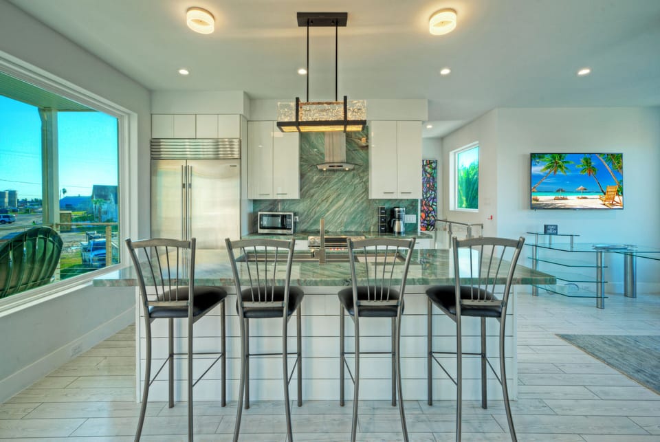 Enjoy casual dining and conversation at the kitchen counter.