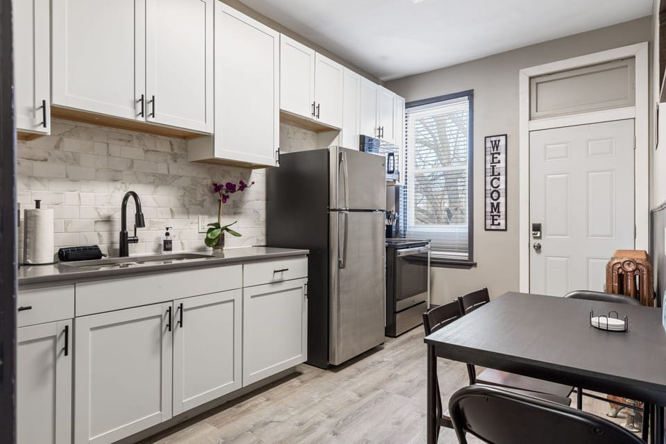 Kitchen/Dining Area