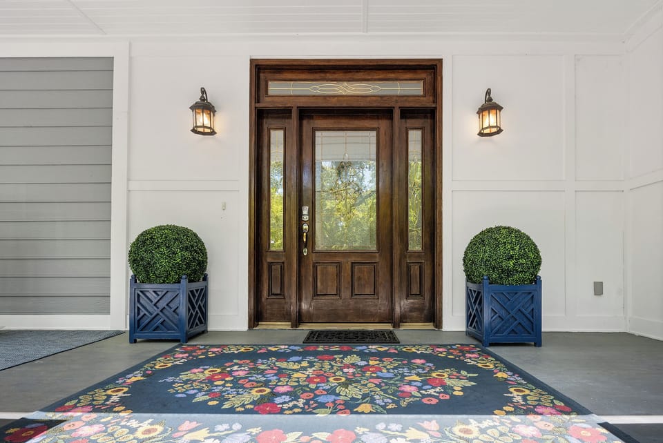 66 Dune Lane | Front Porch w/ rocking chairs & bench - 66 Dune Lane | Front Porch w/ rocking chairs & bench