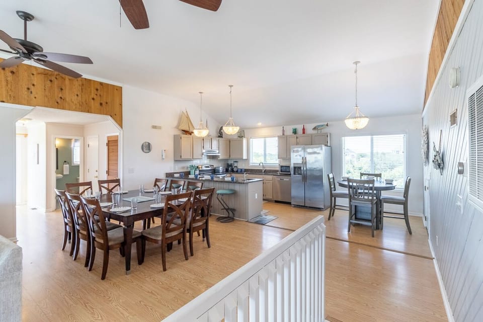 Top Level Dining Area