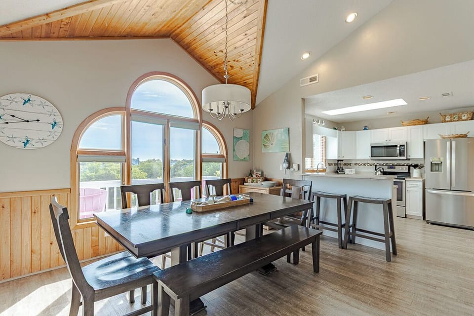 Top Level Dining Area