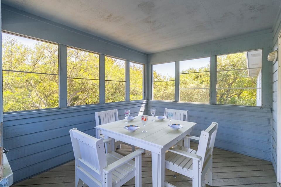 Top Level Screened In Porch