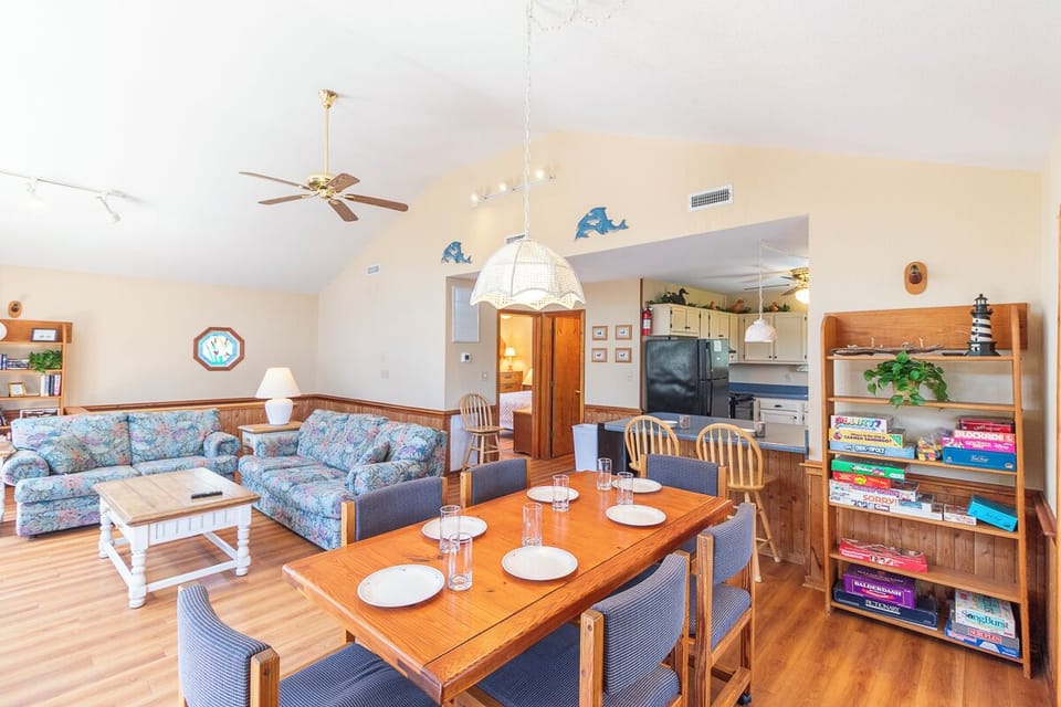 Top Level Dining Area