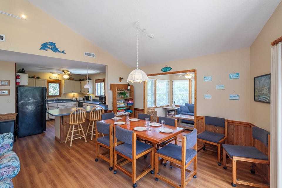 Top Level Dining Area