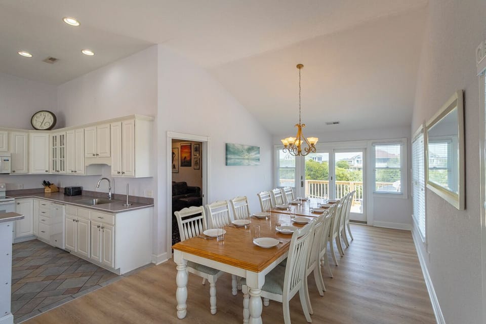 Top Level Dining Area
