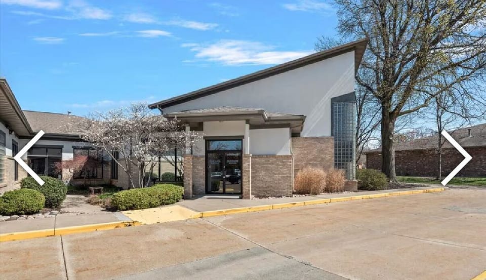 Exterior entrance ( front doors)