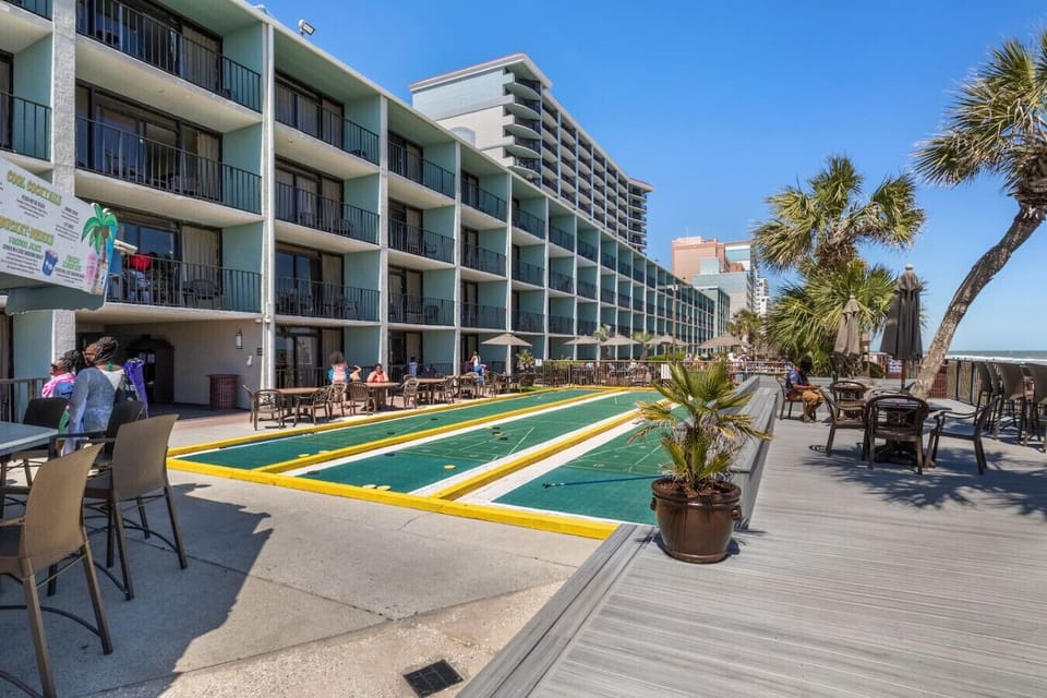 Outdoor life-sized games for reconnecting with the once you love most.  Enjoy relaxing games on a peaceful vacation day.