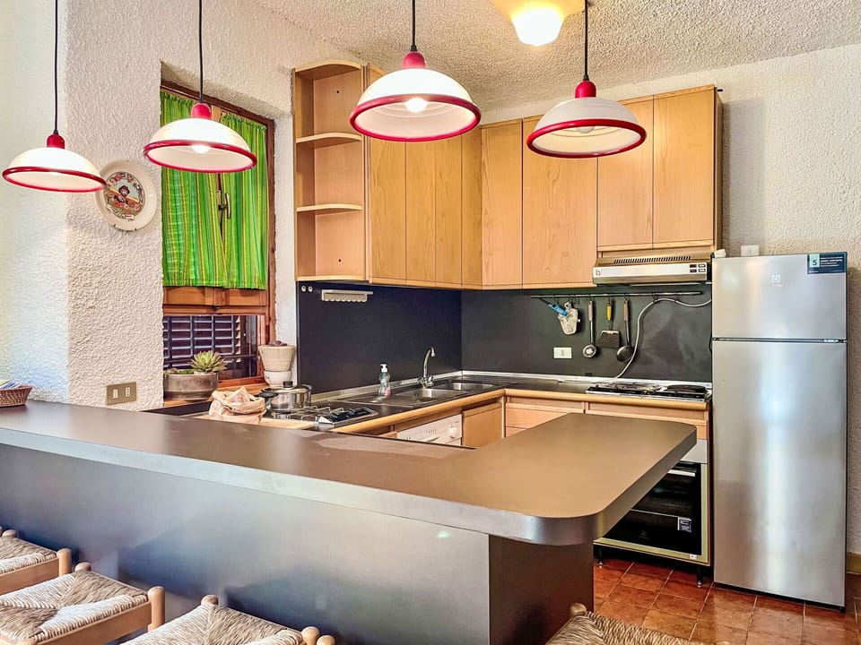 Swimming Pool, Hill, Leisure, Mountain Range, Outdoor Furniture, Hill Station, Resort, Valley, Eco Hotel, Ridge