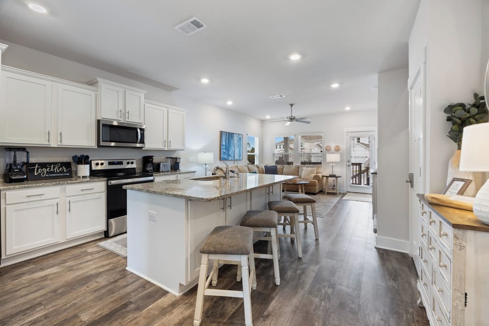 Serenity - 14330 Garden Glen by PKRM - Beautiful, fully equipped kitchen.