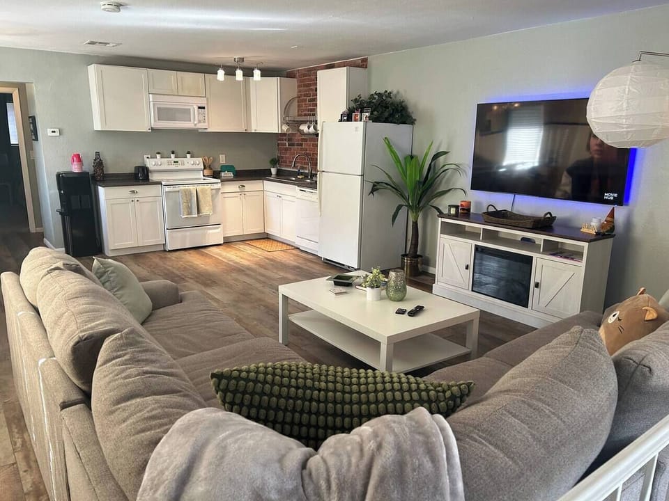 Open concept living, dining and kitchen