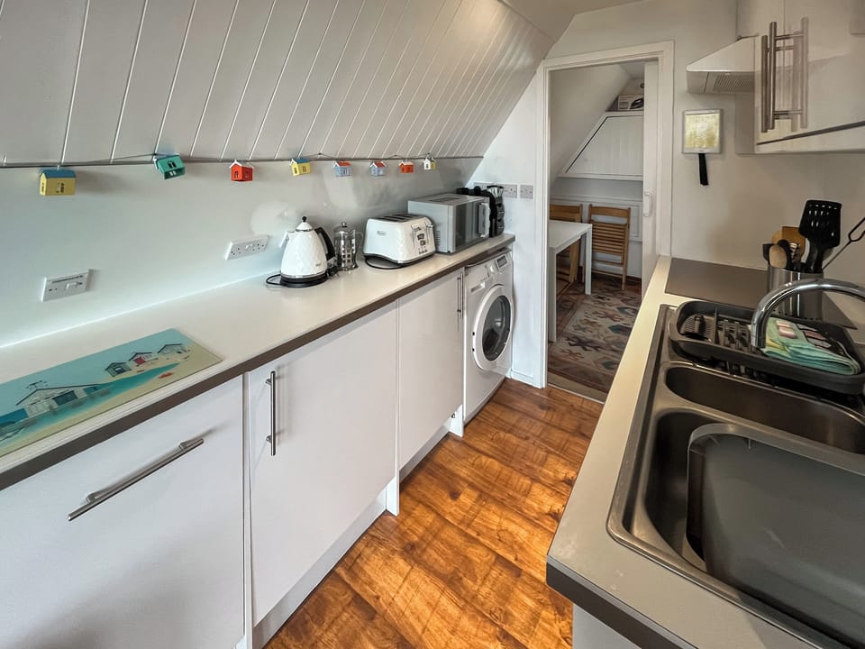 Kitchen | Chalet Lodge - Kingsdown Stays, Kingsdown, near Deal