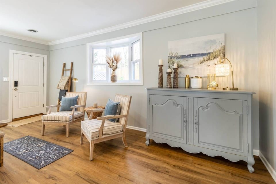The reading nook in the family room is located right inside the front door.