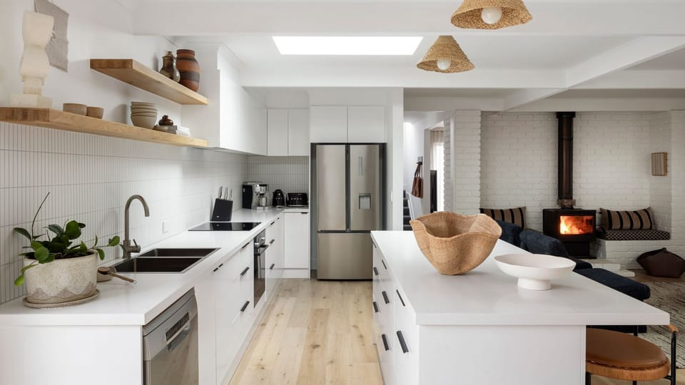 Full kitchen