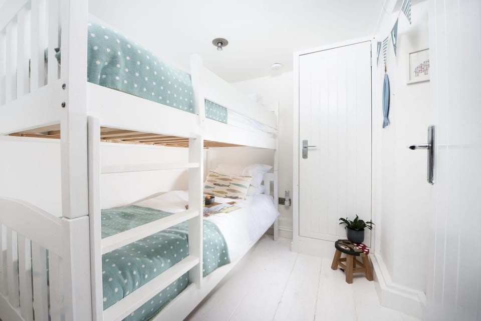Bunk beds on bedroom three - Happy Days Cottage