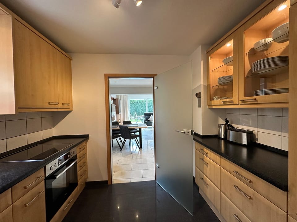 Enjoy cooking in this stylish and modern kitchen!