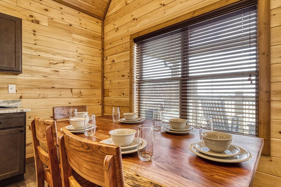 Cabin with a Mountain View in the Smoky Mountains "View to a Thrill" - Dining area