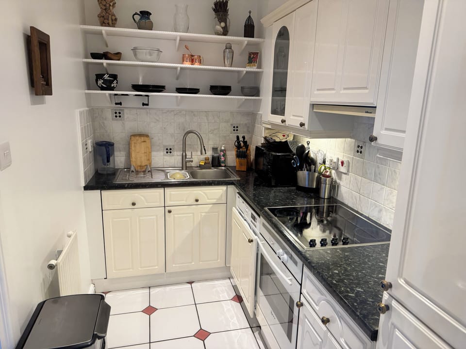 Dishwasher and Washer/Dryer in unit