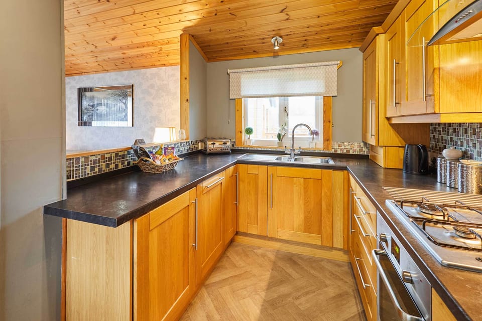Cairnswood Lodge, Felton - Host & Stay