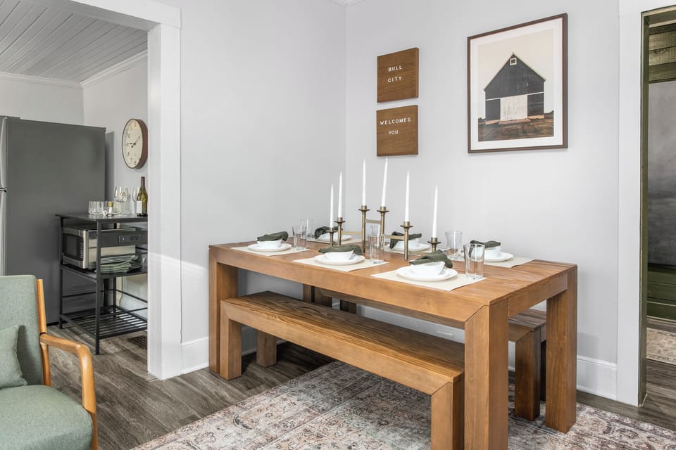 Dining area for 6