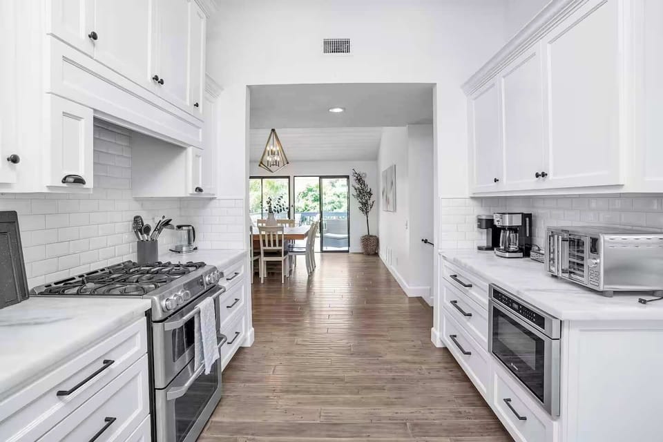 Fully Stocked Chef's Kitchen