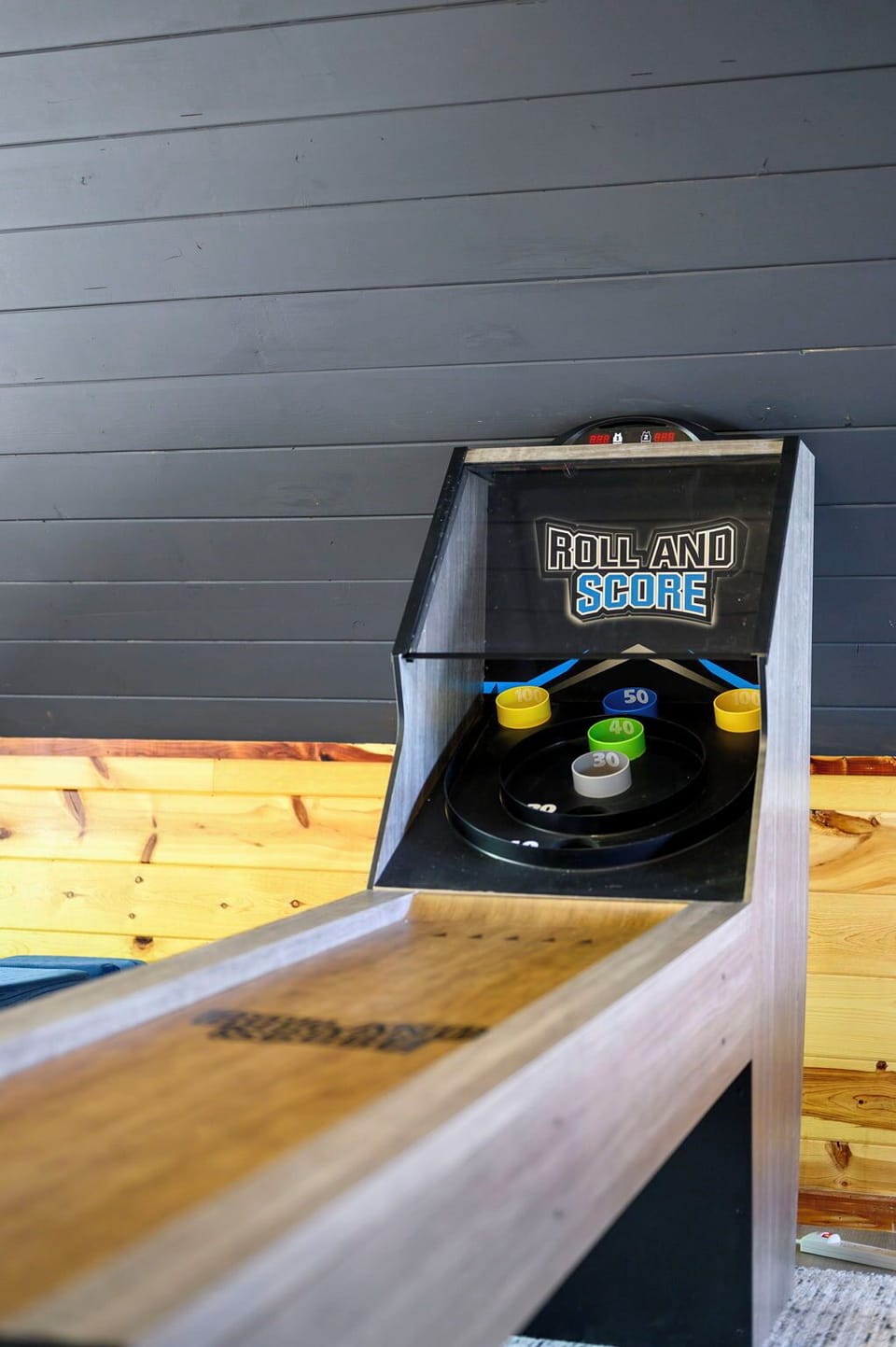 A fully equipped game room designed for friendly competition and unforgettable group moments. 🎳