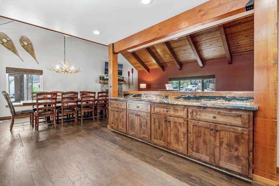 Rustic Ridge Manor-115