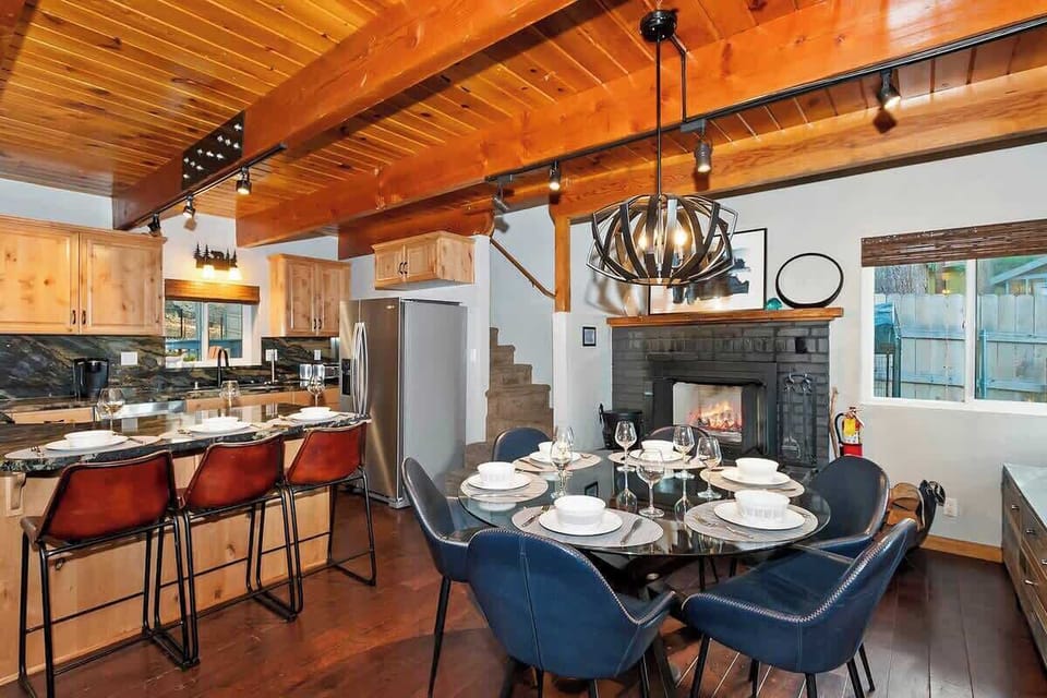 Dinning Room, Tables and Chairs 1