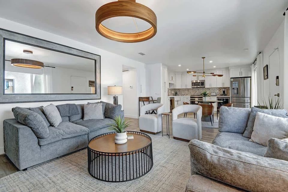 LIVING SPACE REVERSE.jpg mls