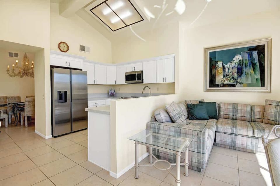 KITCHEN.jpg mls