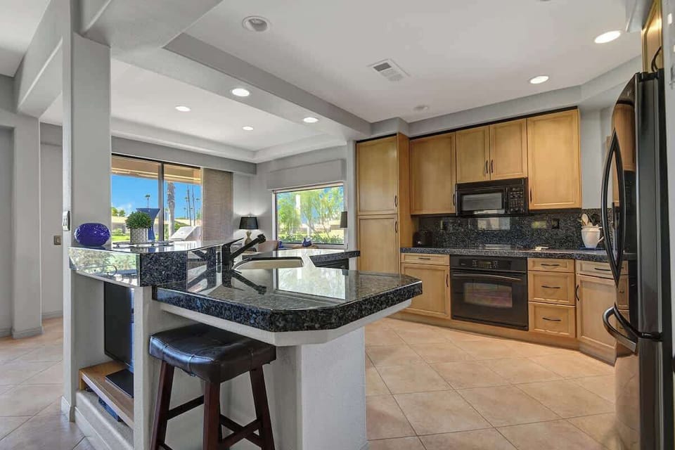 KITCHEN.jpg mls