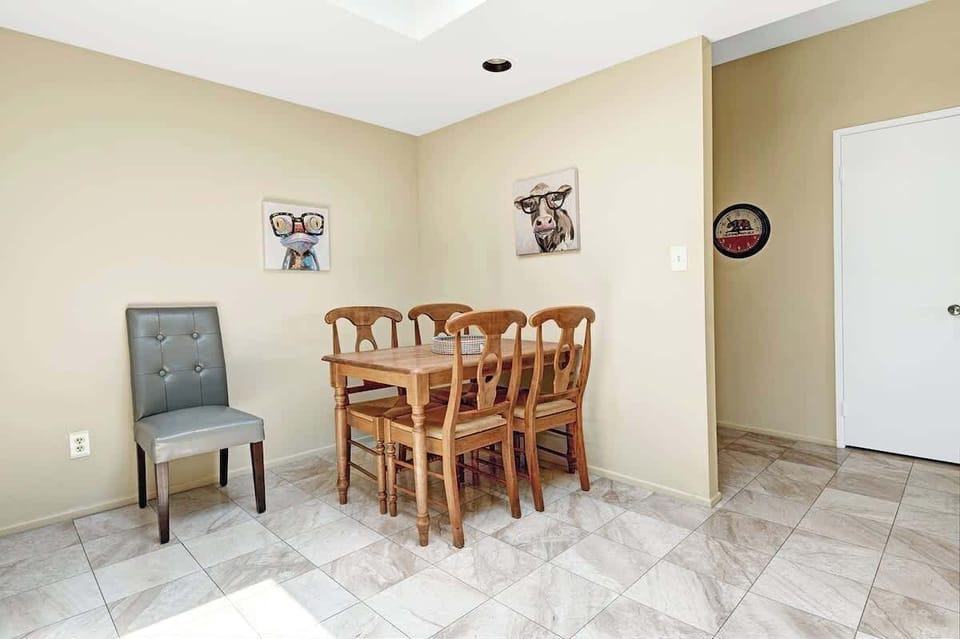 KITCHEN TABLE